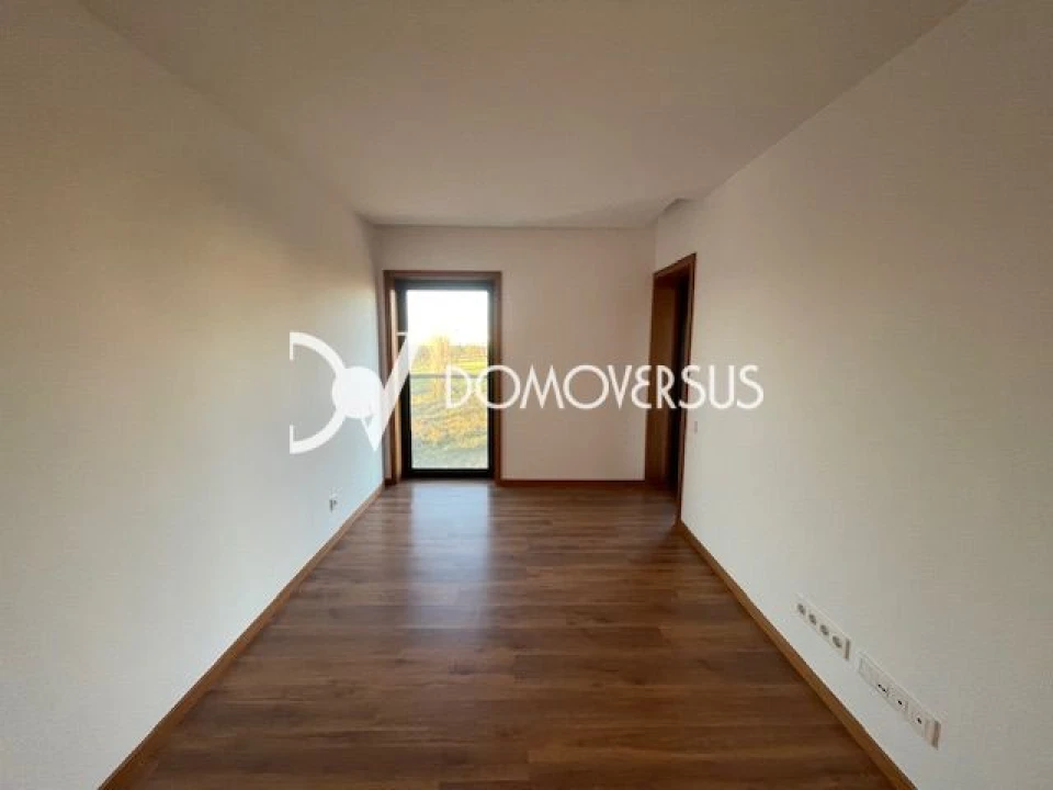 Apartamento T1 para Arrendamento em Paranhos Foto 6