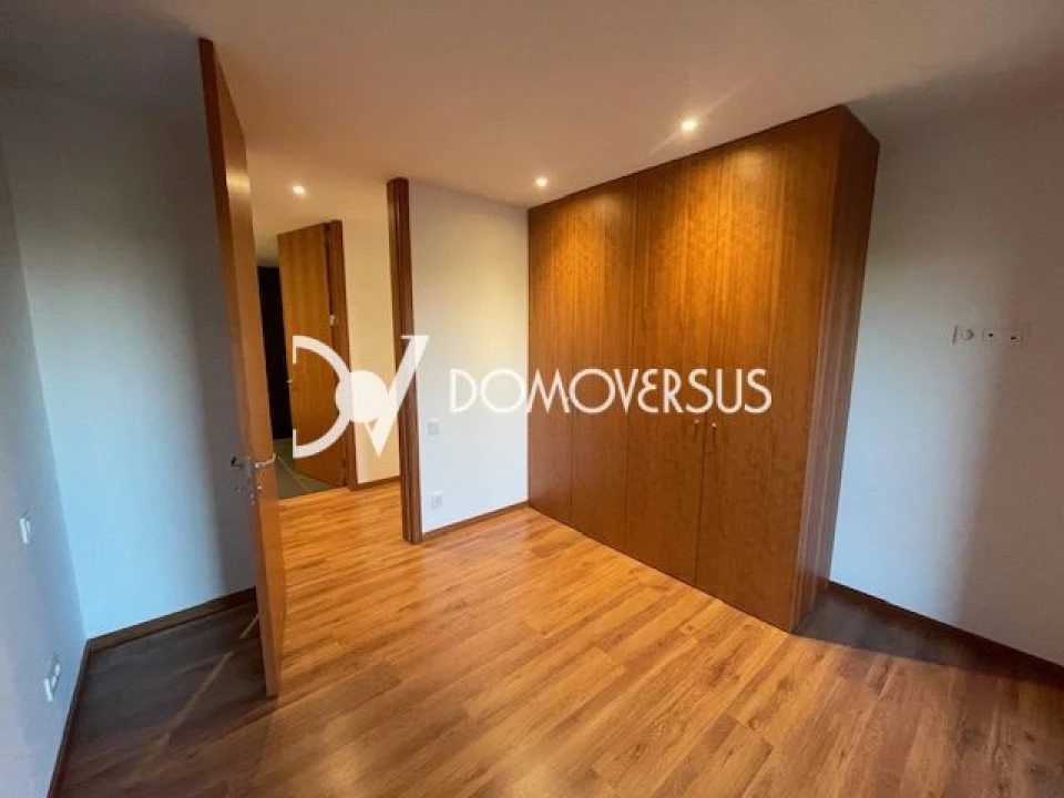 Apartamento T1 para Arrendamento em Paranhos Foto 10