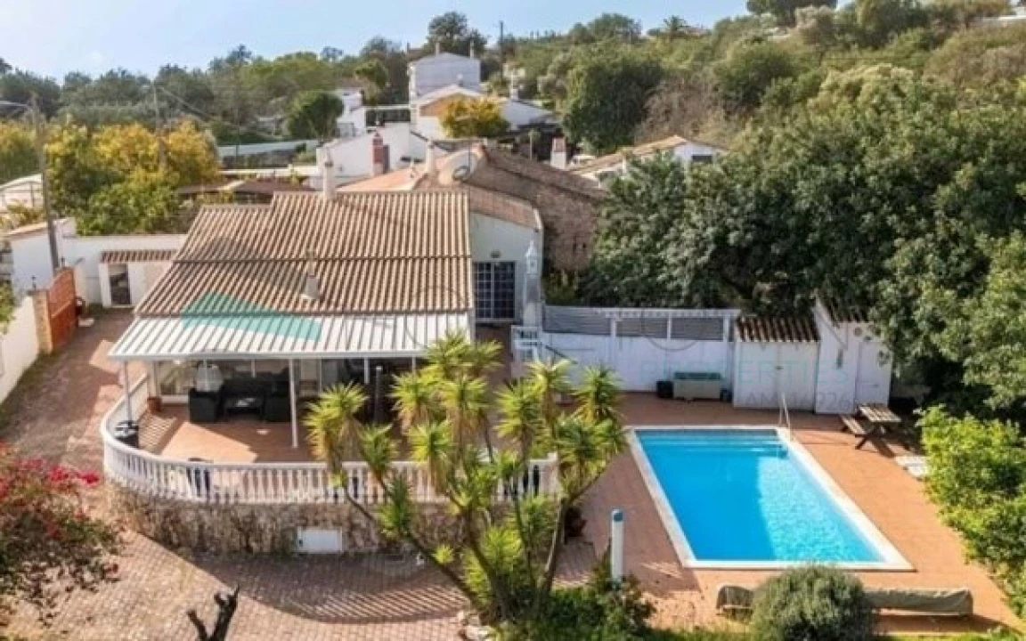 Moradia T2 para Venda em Boliqueime Foto 2