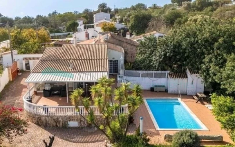 Moradia T2 para Venda em Boliqueime Foto 1