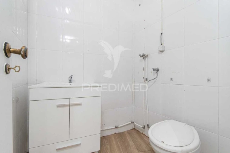 Loja para Arrendamento em Almada, Cova da Piedade, Pragal e Cacilhas Foto 9