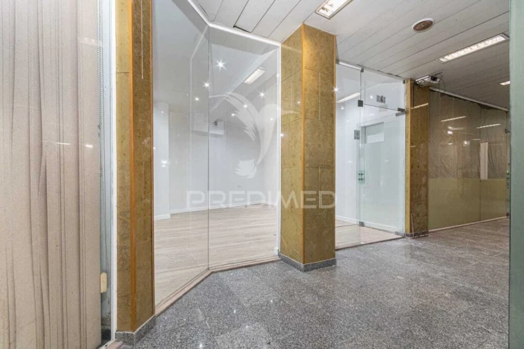 Loja para Arrendamento em Almada, Cova da Piedade, Pragal e Cacilhas Foto 4