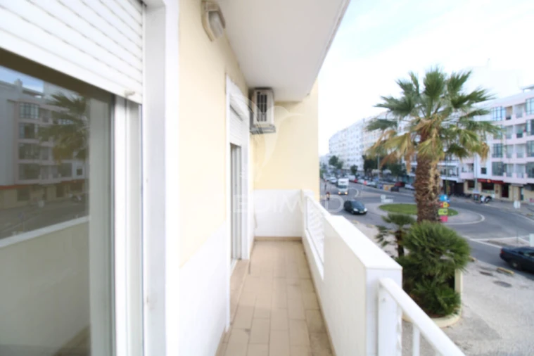 Apartamento T3 para Venda em Quelfes Foto 11