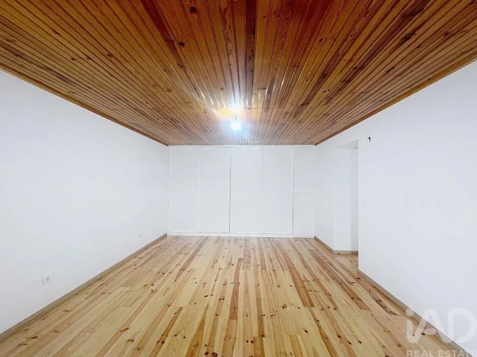 Moradia T3 para Arrendamento em Encarnação Foto 15