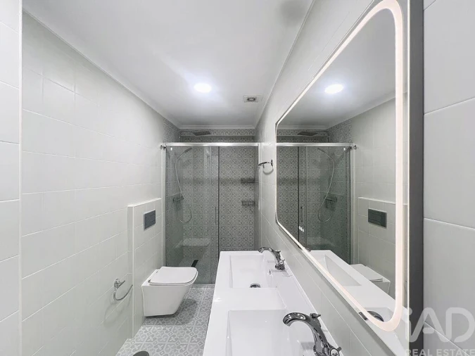 Moradia T3 para Arrendamento em Encarnação Foto 4