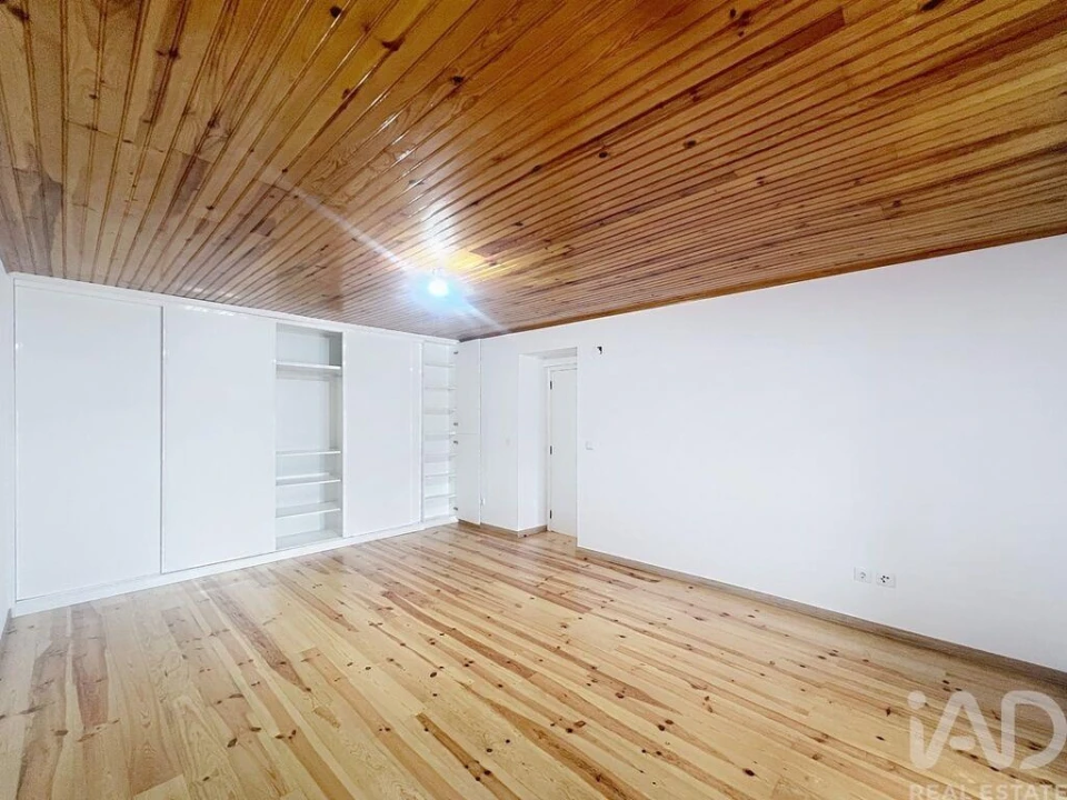 Moradia T3 para Arrendamento em Encarnação Foto 26