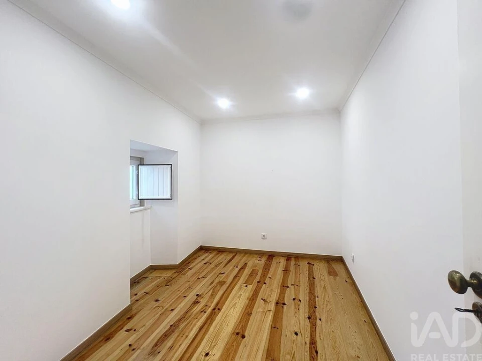 Moradia T3 para Arrendamento em Encarnação Foto 10