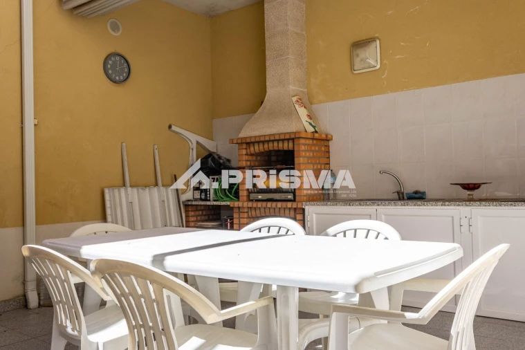 Moradia T5 para Venda em Alcains Foto 1