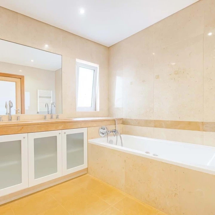 Moradia T4 para Venda em Alcabideche Foto 25