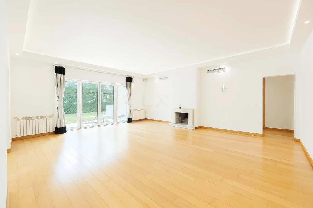 Moradia T4 para Venda em Alcabideche Foto 8