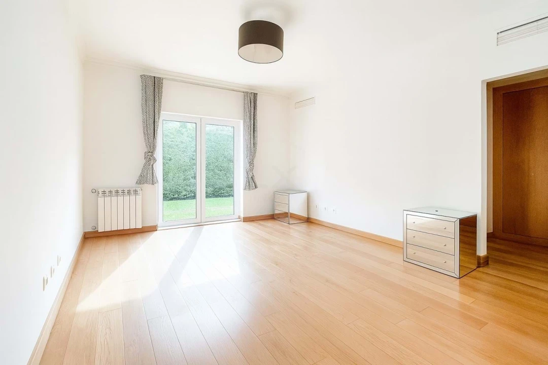 Moradia T4 para Venda em Alcabideche Foto 16