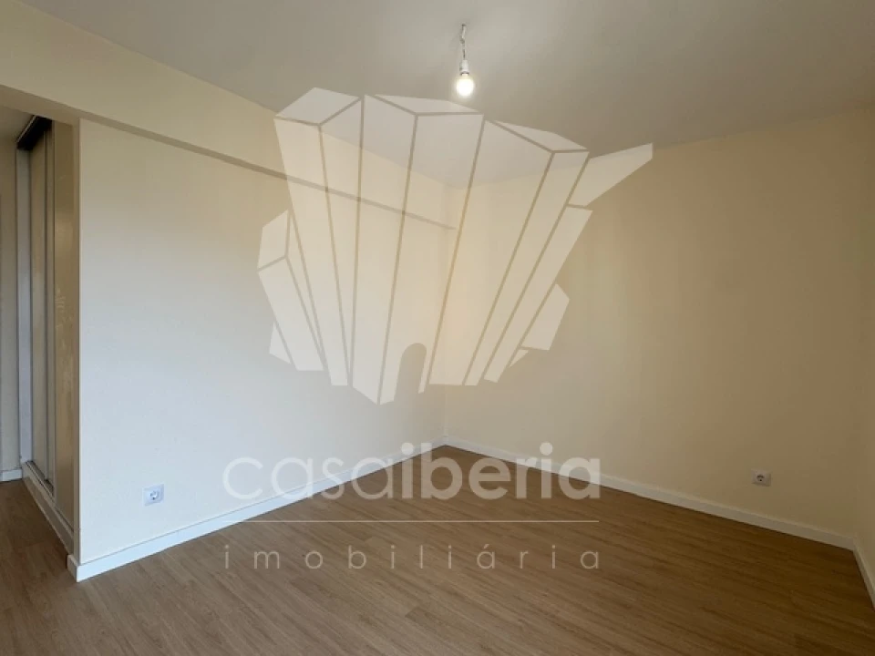 Apartamento T2 para Venda em Algueirão-Mem Martins Foto 9