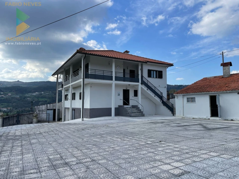 Moradia T5 para Venda em Miranda Foto 5