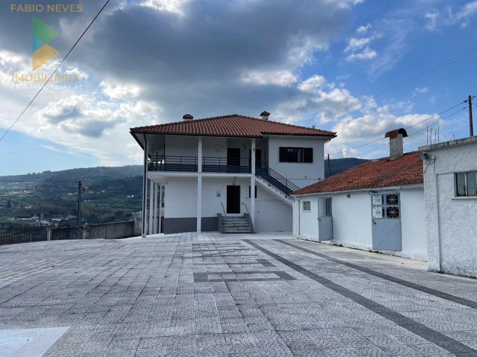 Moradia T5 para Venda em Miranda Foto 12