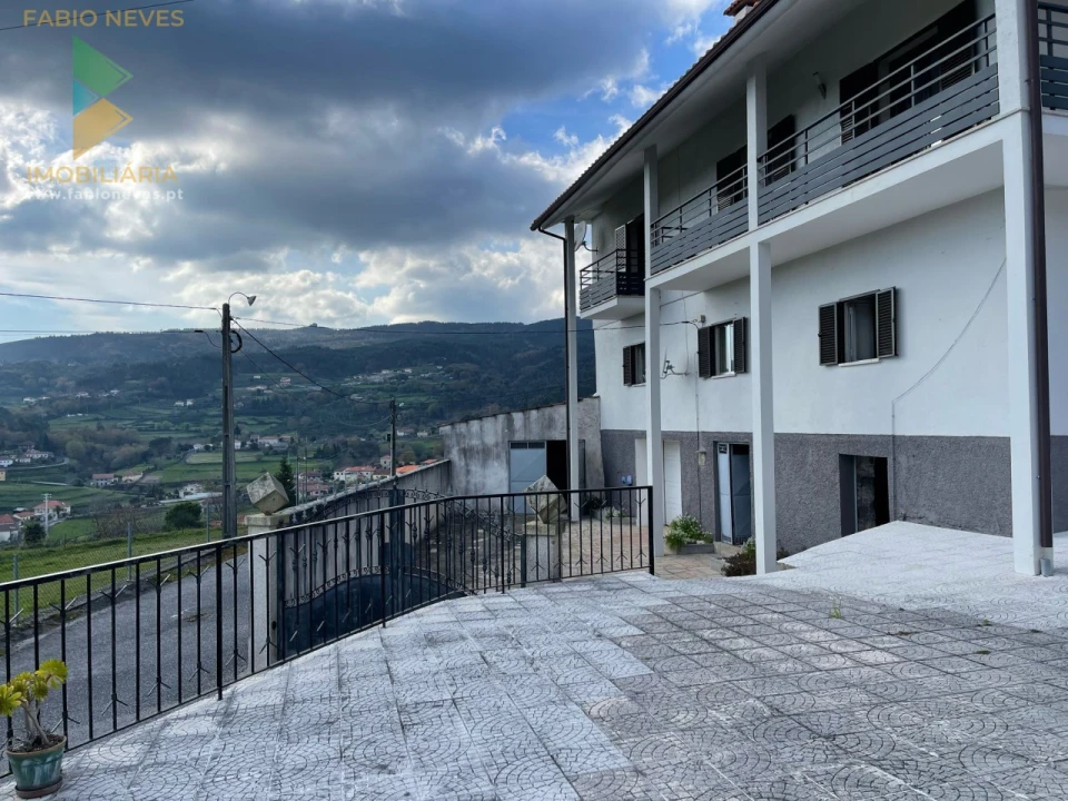 Moradia T5 para Venda em Miranda Foto 27