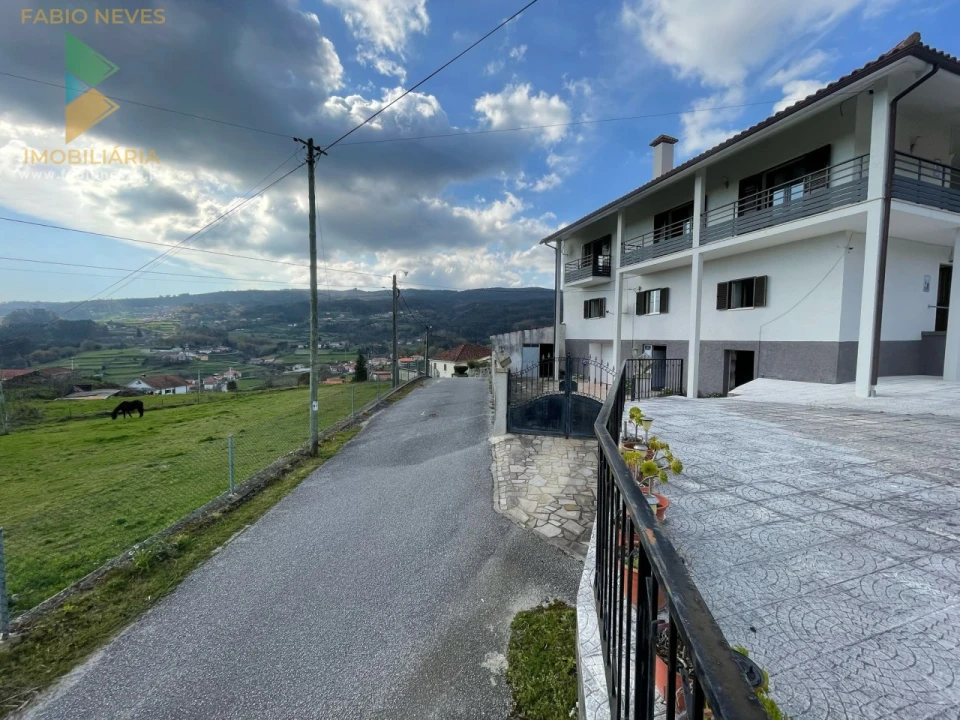 Moradia T5 para Venda em Miranda Foto 28