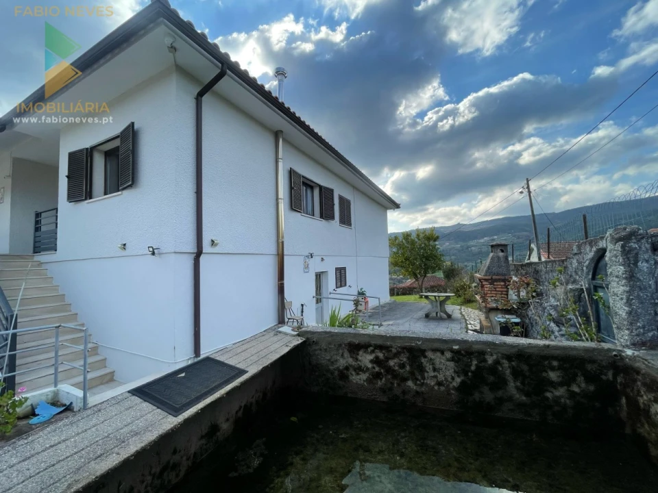 Moradia T5 para Venda em Miranda Foto 37