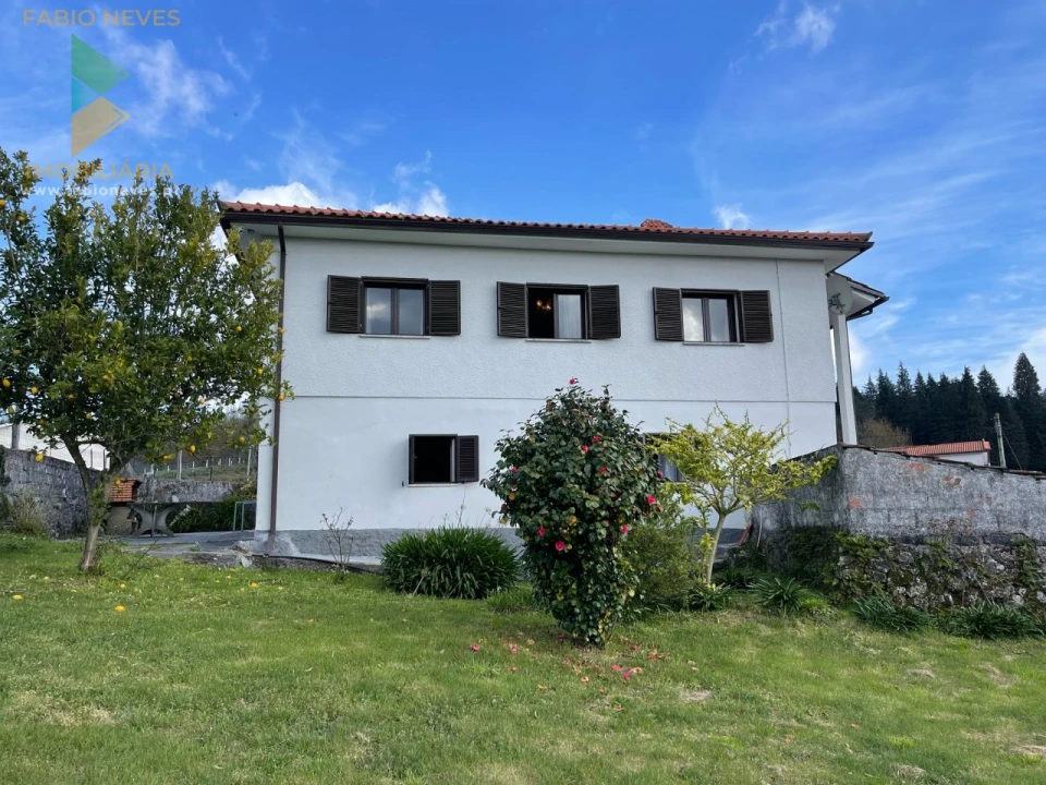 Moradia T5 para Venda em Miranda Foto 41