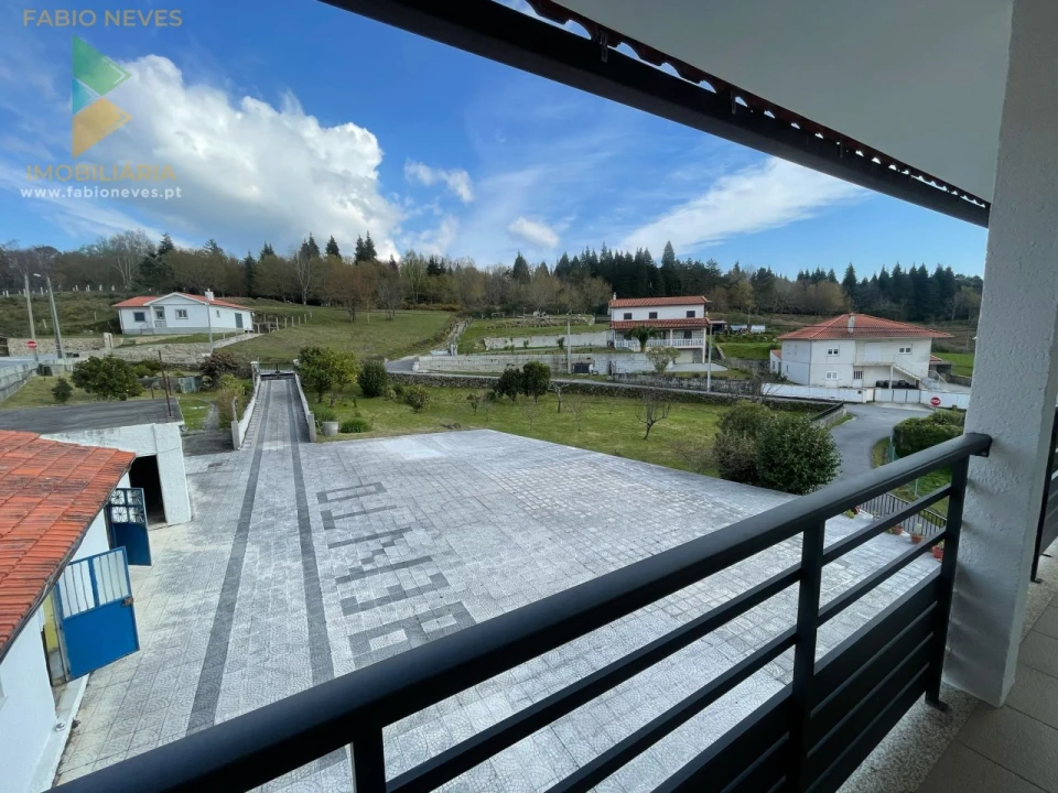 Moradia T5 para Venda em Miranda Foto 45