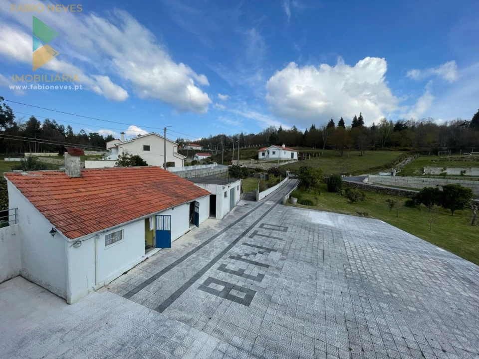 Moradia T5 para Venda em Miranda Foto 48