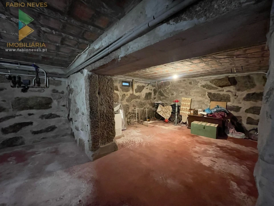 Moradia T5 para Venda em Miranda Foto 89