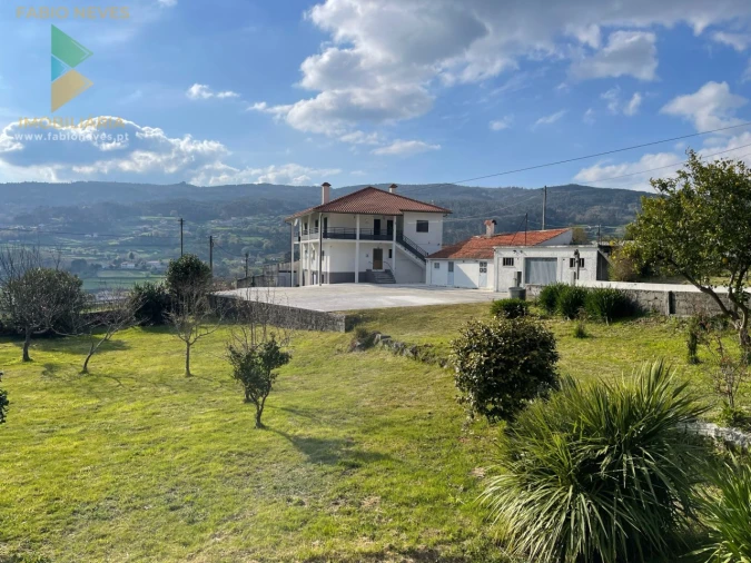 Moradia T5 para Venda em Miranda Foto 2