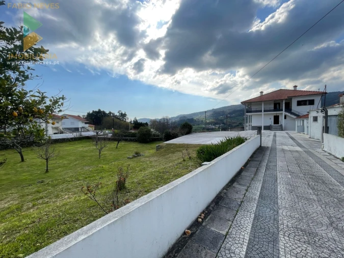 Moradia T5 para Venda em Miranda Foto 19