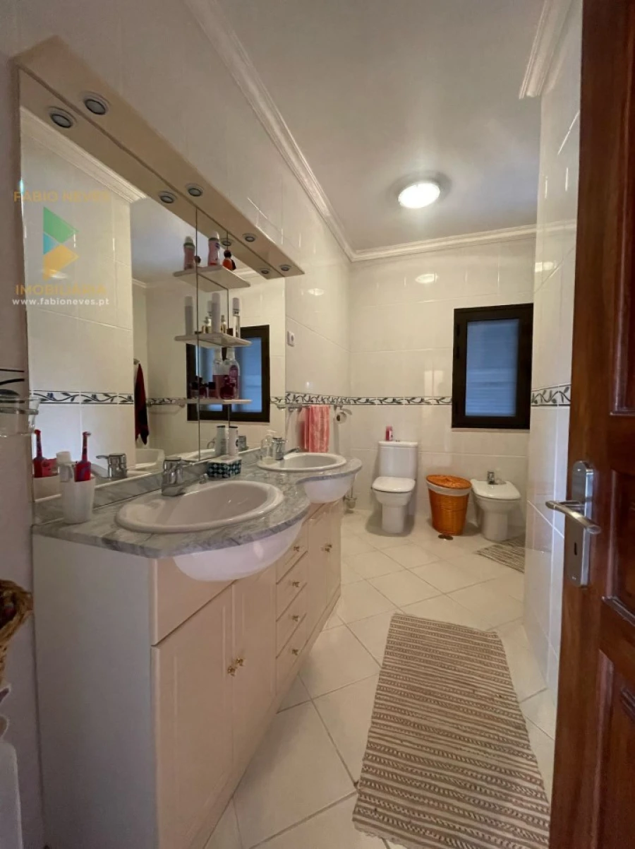 Moradia T5 para Venda em Miranda Foto 64