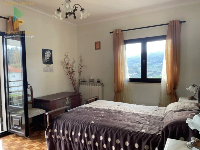 Moradia T5 para Venda em Miranda Foto 69