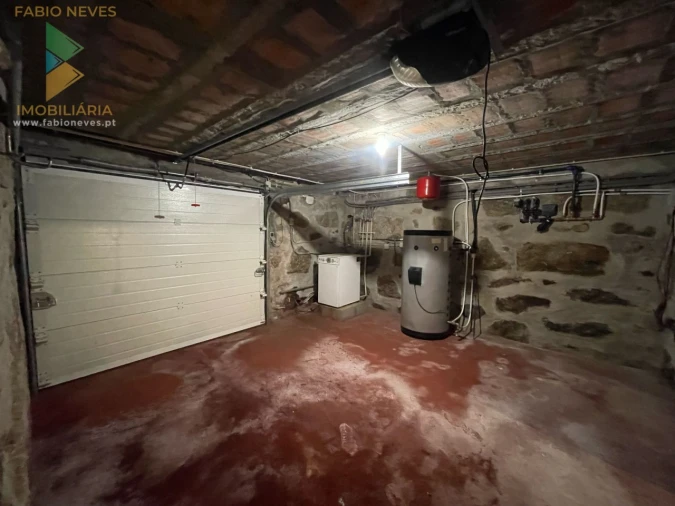 Moradia T5 para Venda em Miranda Foto 88