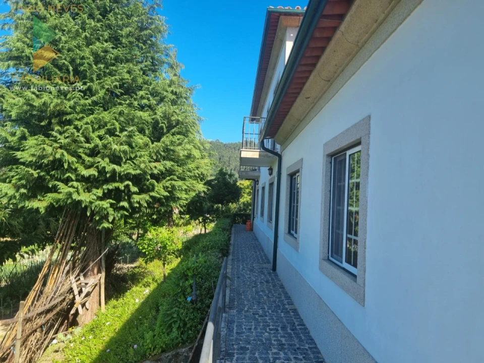 Moradia T4 para Venda em Gondufe Foto 35