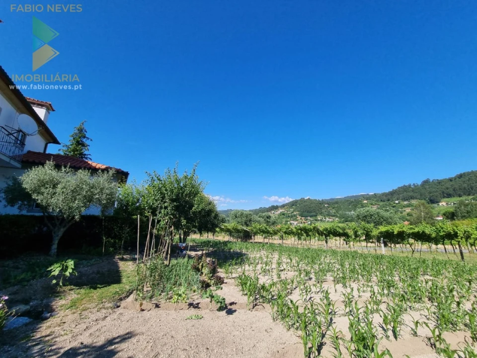 Moradia T4 para Venda em Gondufe Foto 47