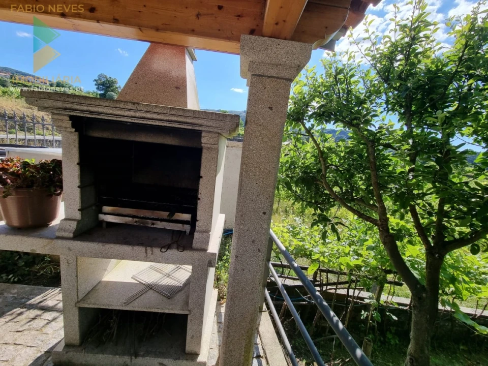 Moradia T4 para Venda em Gondufe Foto 40