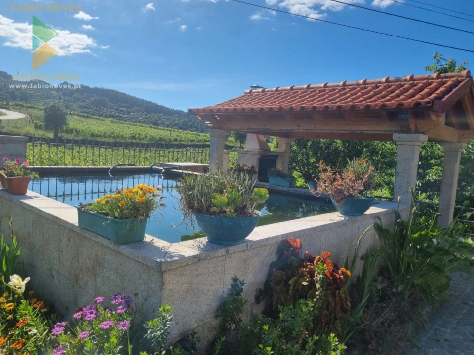 Moradia T4 para Venda em Gondufe Foto 44