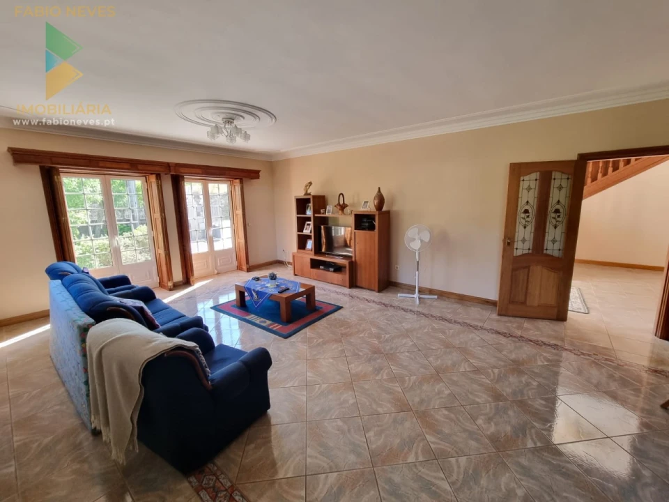 Moradia T4 para Venda em Gondufe Foto 12