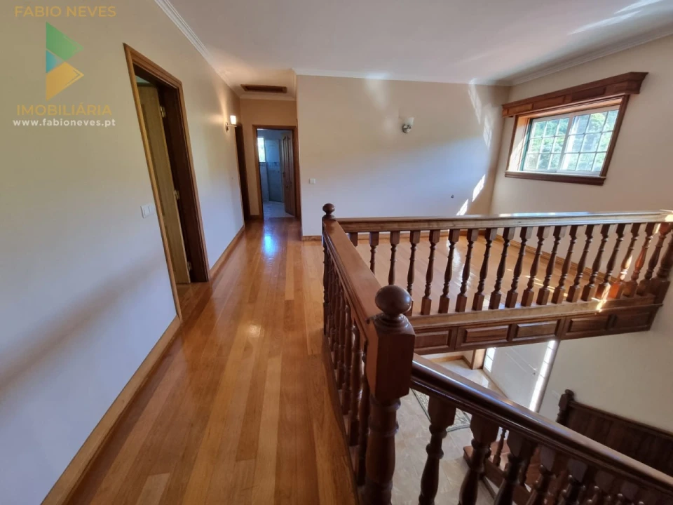 Moradia T4 para Venda em Gondufe Foto 21