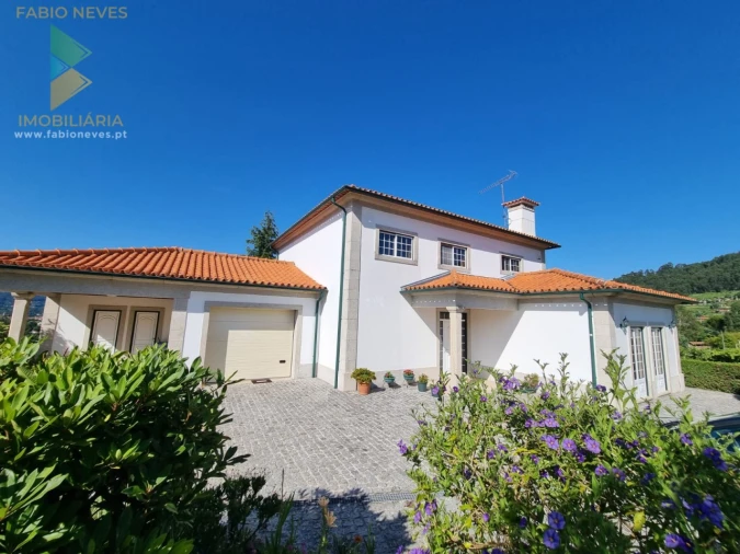 Moradia T4 para Venda em Gondufe Foto 4