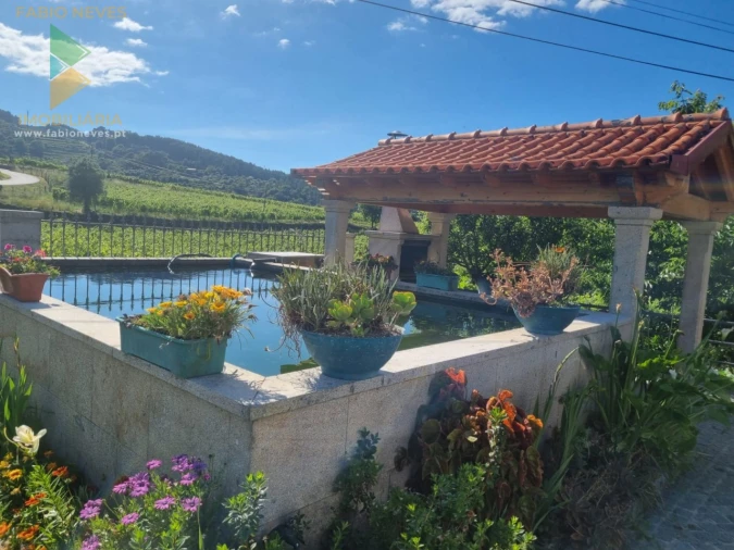 Moradia T4 para Venda em Gondufe Foto 44