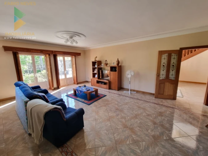 Moradia T4 para Venda em Gondufe Foto 12