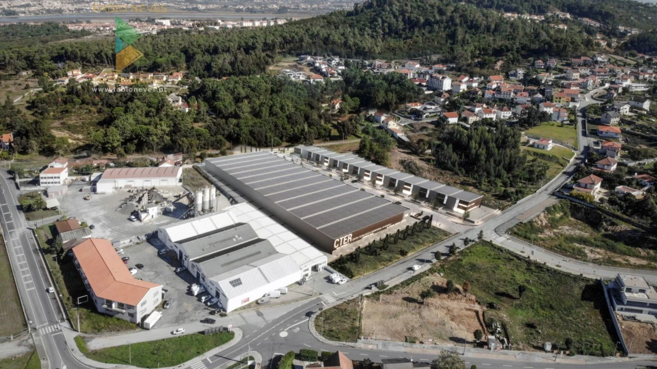Armazém para Venda em Vila Nova de Anha Foto 1