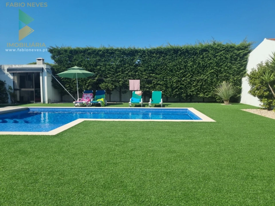 Moradia T4 para Venda em Marinha das Ondas Foto 8