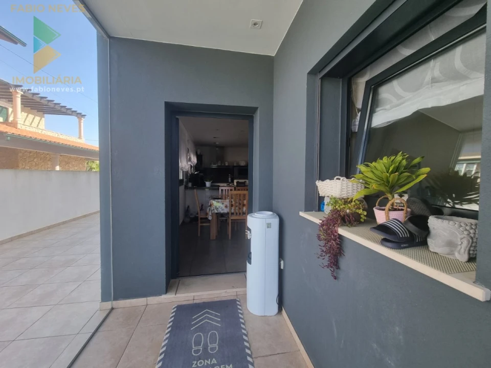 Moradia T4 para Venda em Marinha das Ondas Foto 29