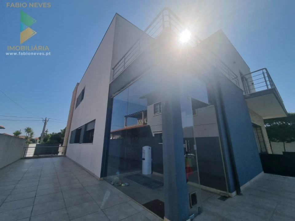 Moradia T4 para Venda em Marinha das Ondas Foto 13