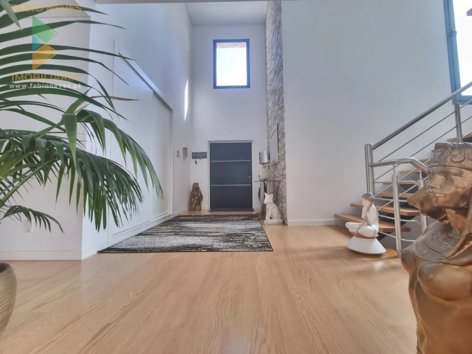 Moradia T4 para Venda em Marinha das Ondas Foto 14