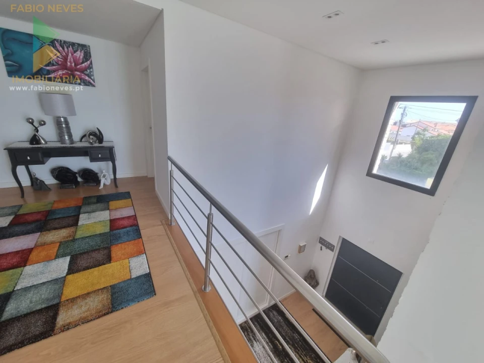 Moradia T4 para Venda em Marinha das Ondas Foto 36