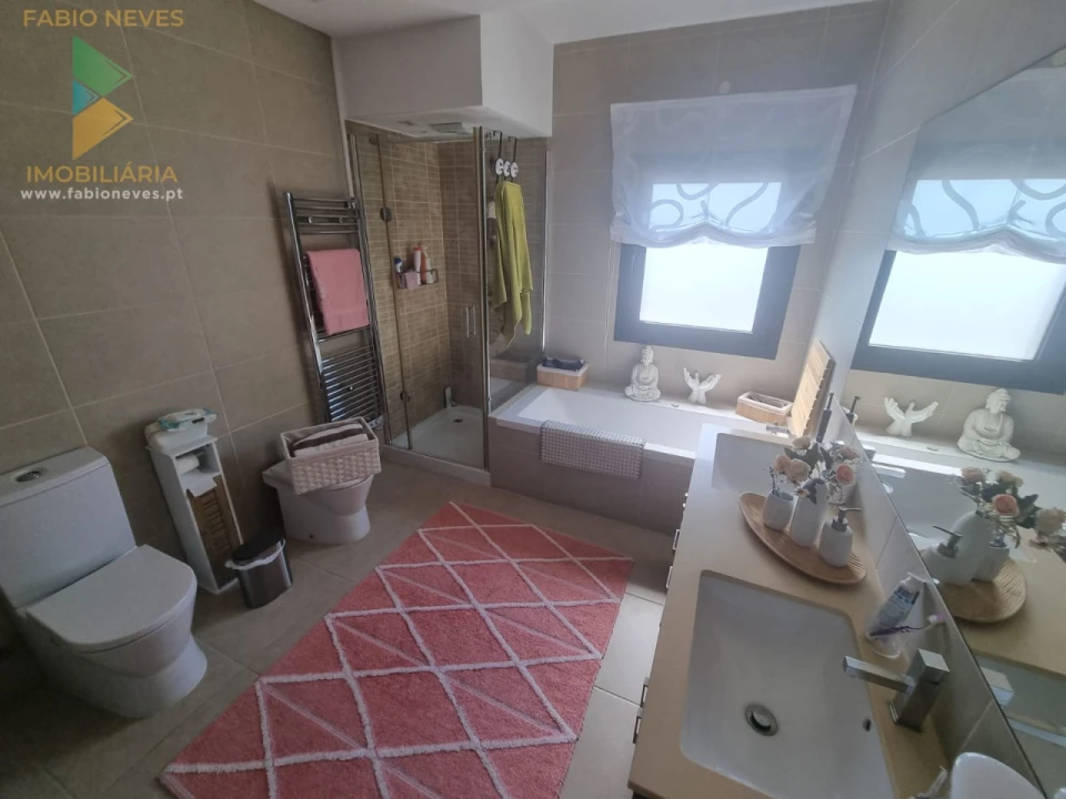 Moradia T4 para Venda em Marinha das Ondas Foto 50