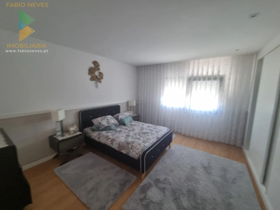 Moradia T4 para Venda em Marinha das Ondas Foto 43