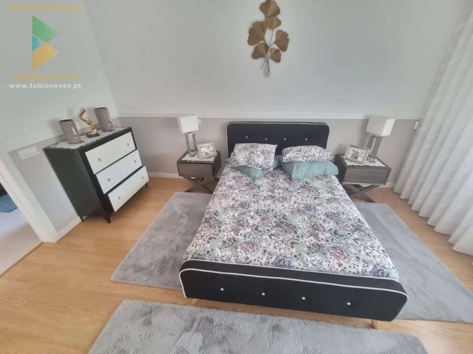 Moradia T4 para Venda em Marinha das Ondas Foto 46