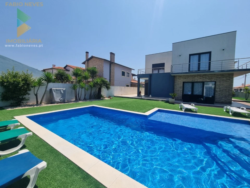 Moradia T4 para Venda em Marinha das Ondas Foto 71