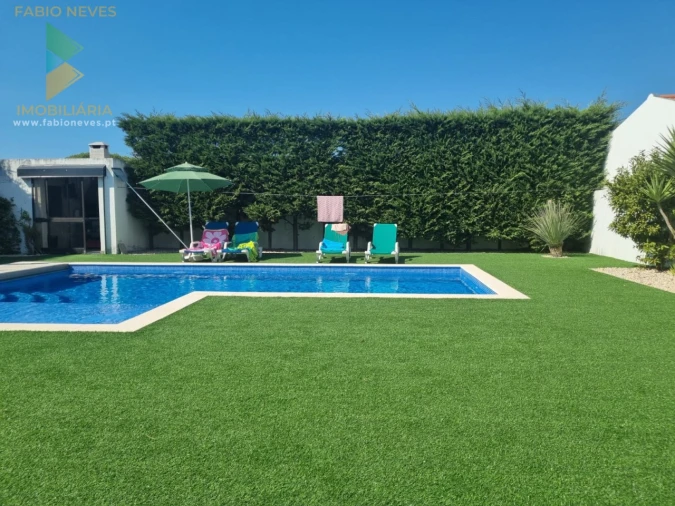 Moradia T4 para Venda em Marinha das Ondas Foto 8